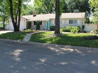 19585 Medo Vale Ln, Redding, CA 96002