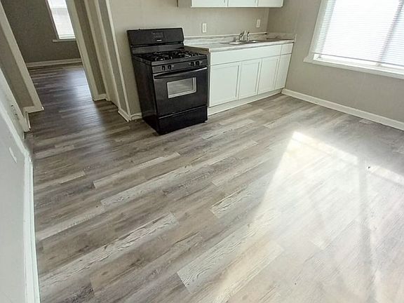 3rd image of 3948 Alder St #2F
