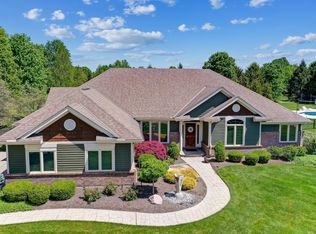 1111 Aintree Ct, Maineville, OH 45039