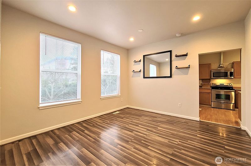 3rd image of 3418 Wetmore Avenue