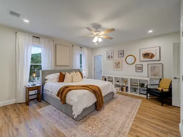 9 Sweezy Ave, Highland Falls, NY