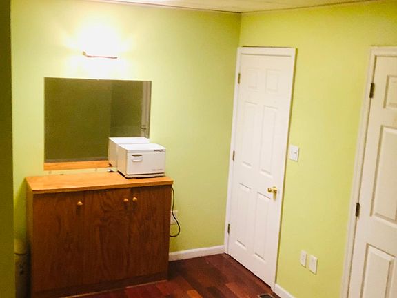 2nd image of 119 N 11th St Floor 1