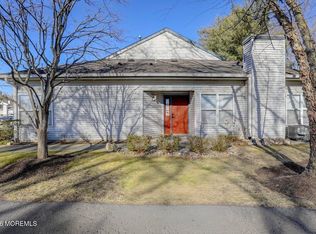 18 Aspen Ave, Englishtown, NJ 07726
