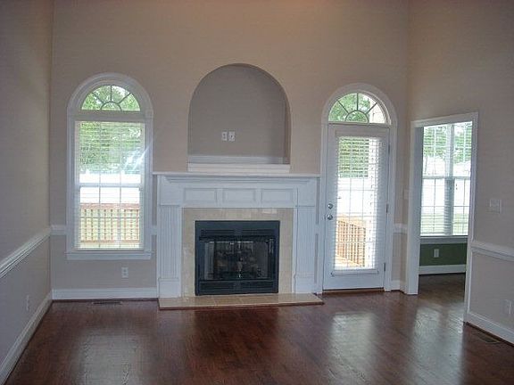 5th image of 100 Highwoods Dr