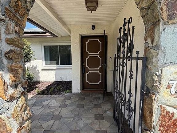 3rd image of 7438 LAKE FOREST CIRCLE