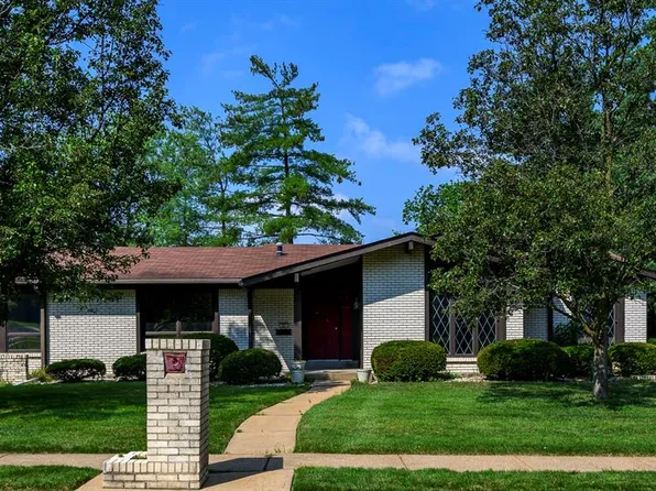 25 Leaside Ct, Manchester, MO 63011