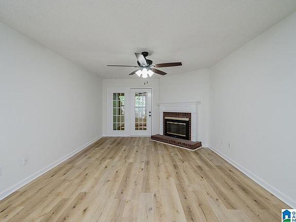 3rd image of 1637 Park Ter