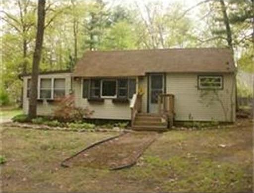 1st image of 25 Wisteria St