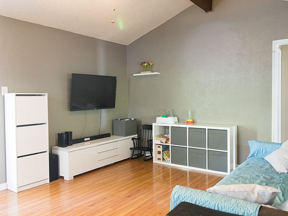 4th image of 1112 Dryden Ave