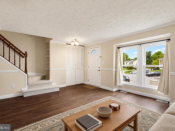 3rd image of 7971 Millstream Ct