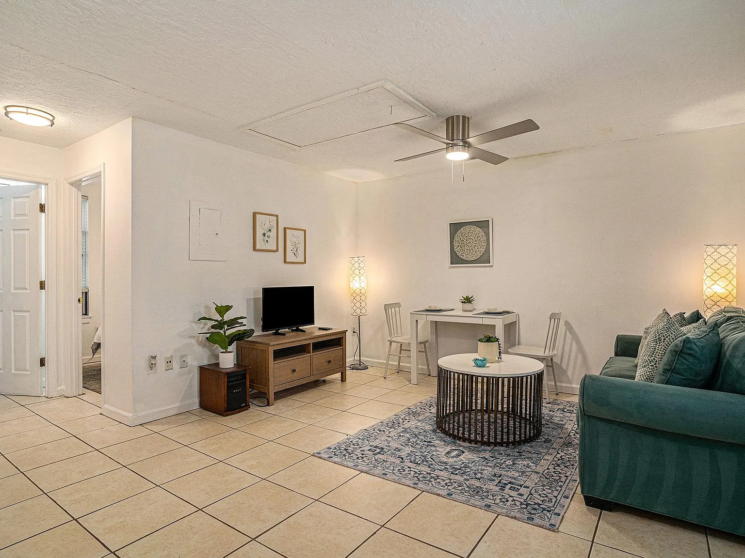 1 bed, 600 sqft, $1,800 — Photo 2