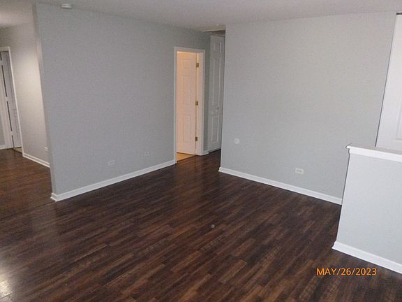4th image of 160 W Stevenson Dr