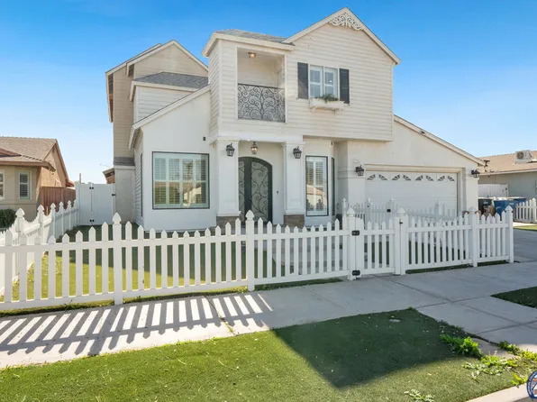 257 Driftwood Dr, El Centro, CA 92243