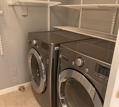 4th image of 613 Granville Ct Unit 613