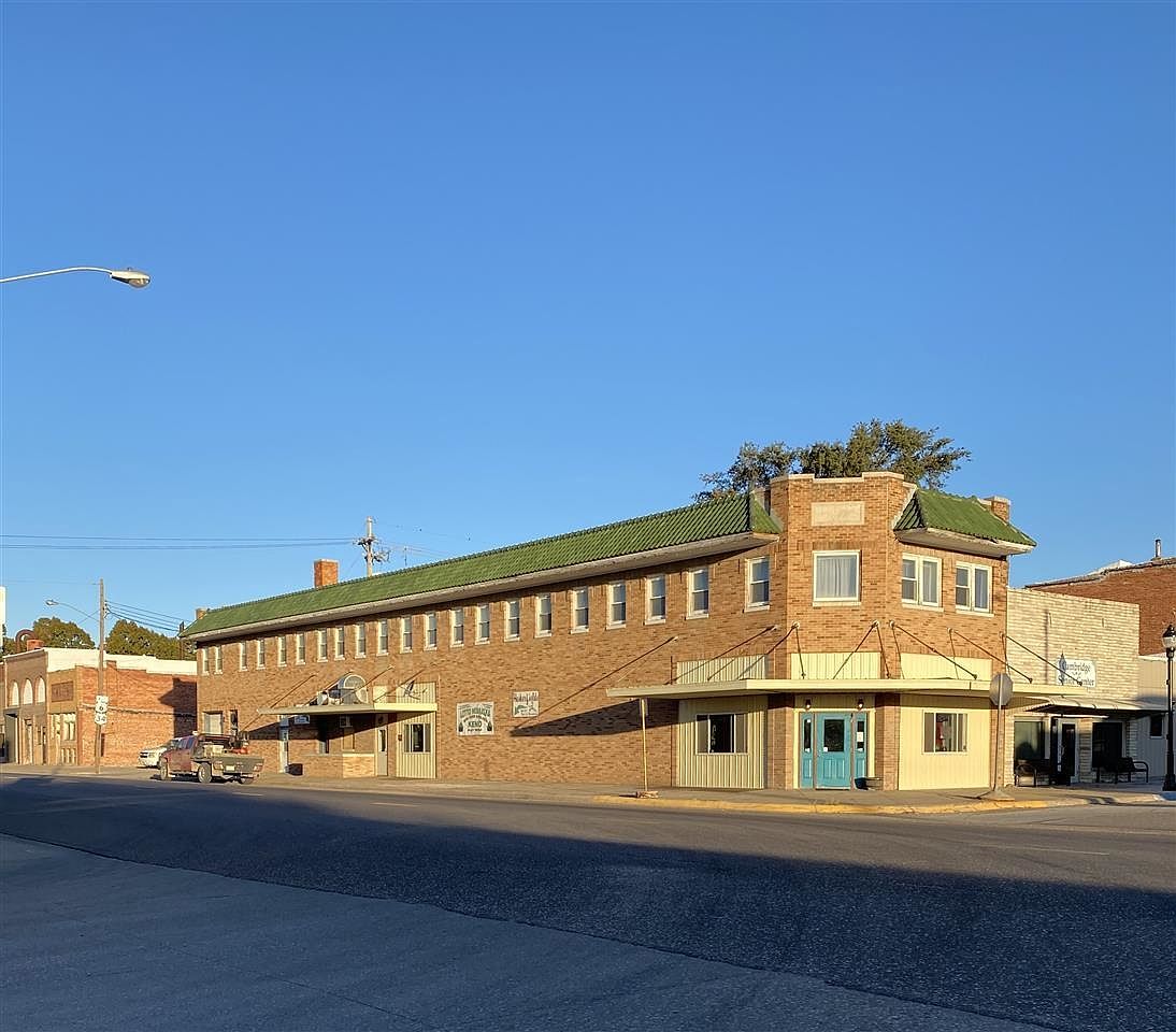 401 Nasby St, Cambridge, NE 69022 | Zillow