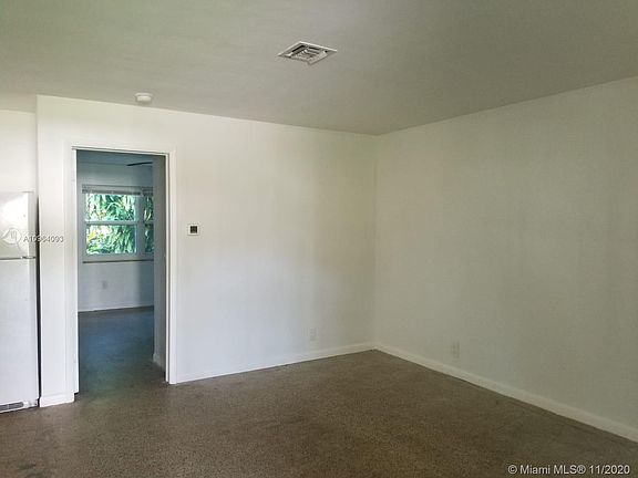4th image of 2320 SW 44th St #A