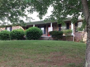 2503 Robinson Dr, Louisville, TN 37777