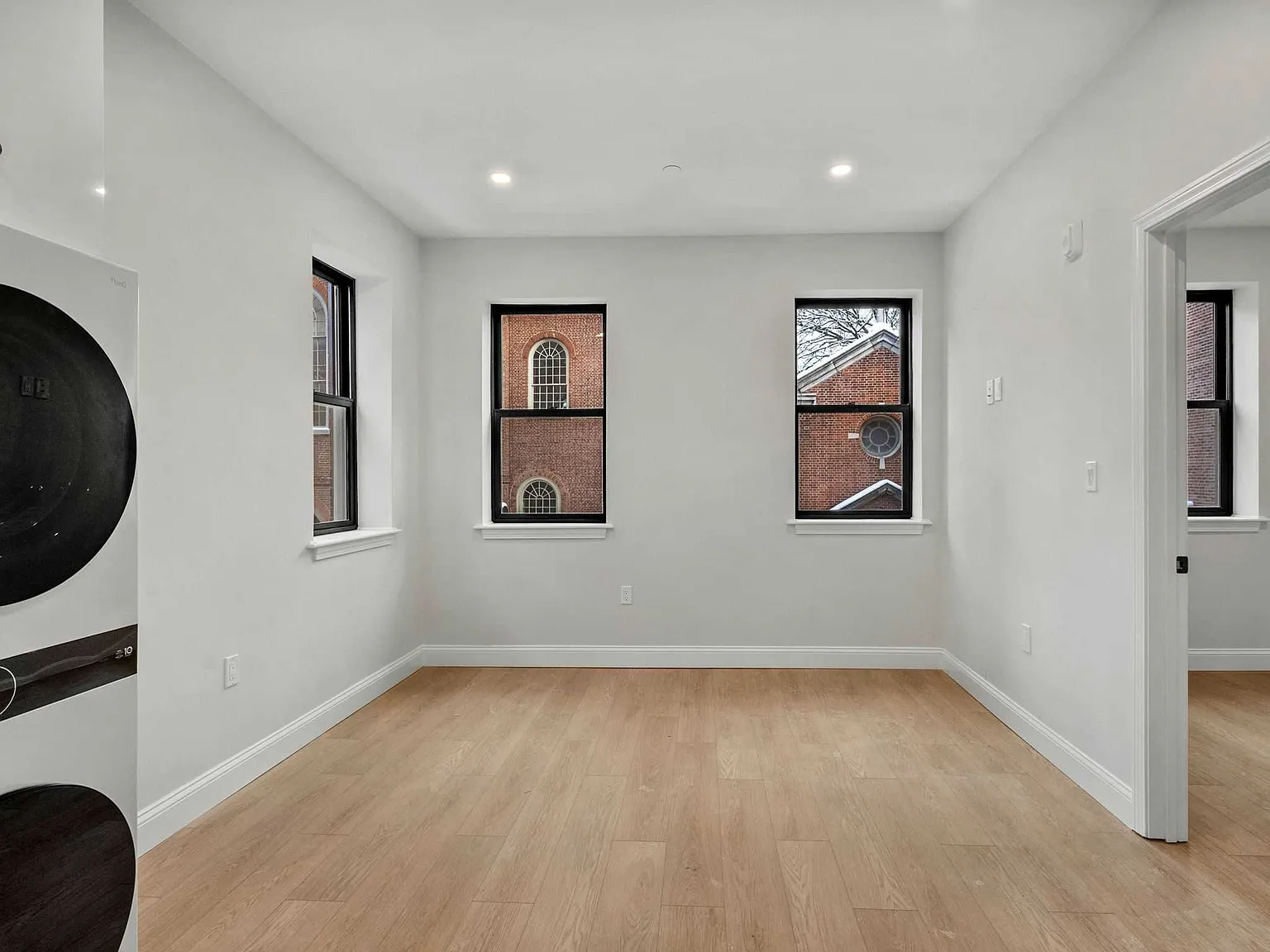 2 bed, $3,900 — Photo 4