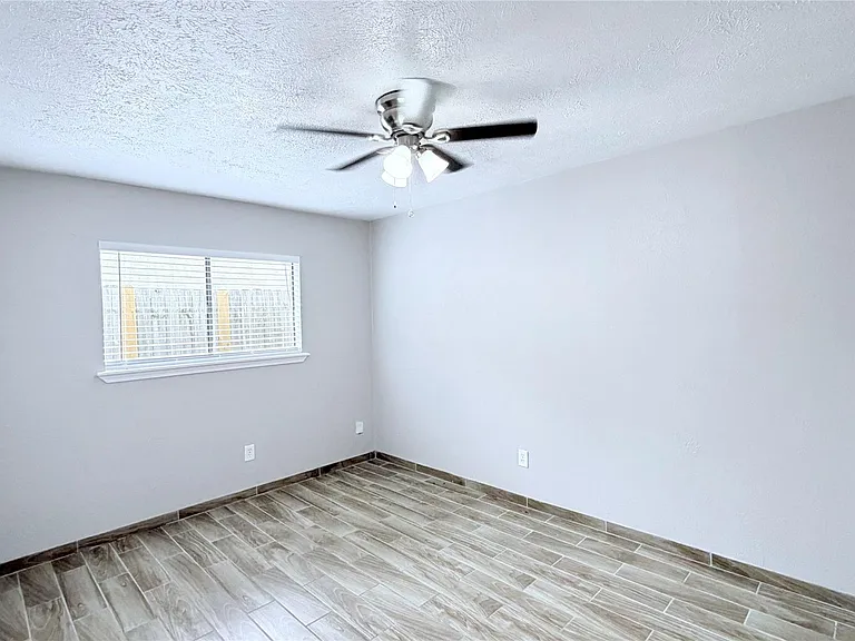 15507 Mira Monte Dr — Photo 24