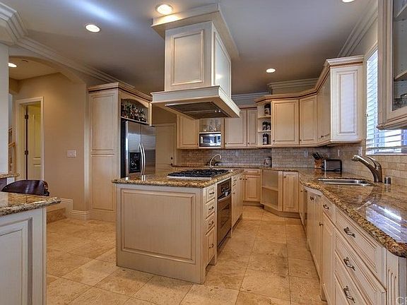 5th image of 2320 Harriman Ln #B