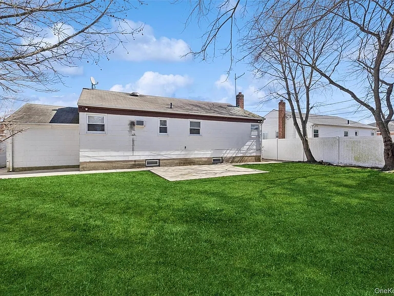 31 Evelyn Ln — Photo 24