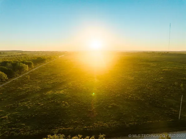2 N 260th Rd, Mounds, OK 74047