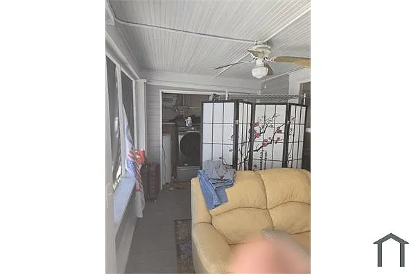 Building Photo - 808 S Beach St #1
