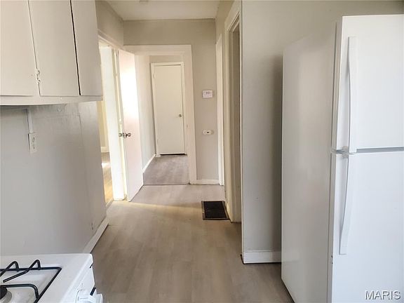 4th image of 8340 Eton Pl