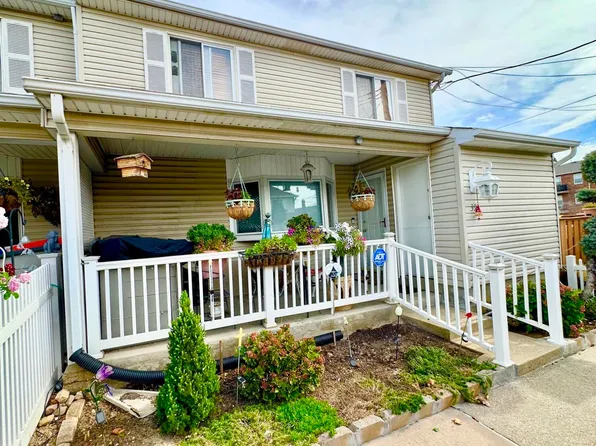 39 Leo St, Staten Island, NY 10314