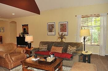 5th image of 10852 Thornicroft Way