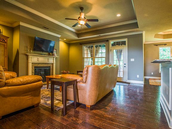 5th image of 9925 Winding Hill Ln