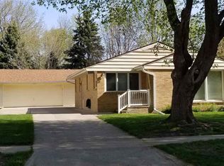 1609 E 9th St, Sheldon, IA 51201