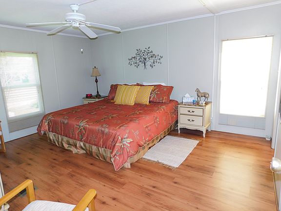 5th image of 352 Woodhill Dr