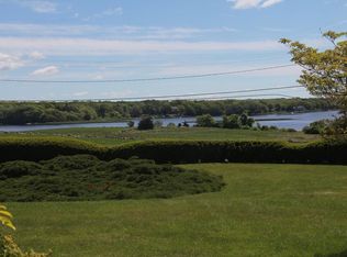 427 Horseneck Rd, Dartmouth, MA 02748