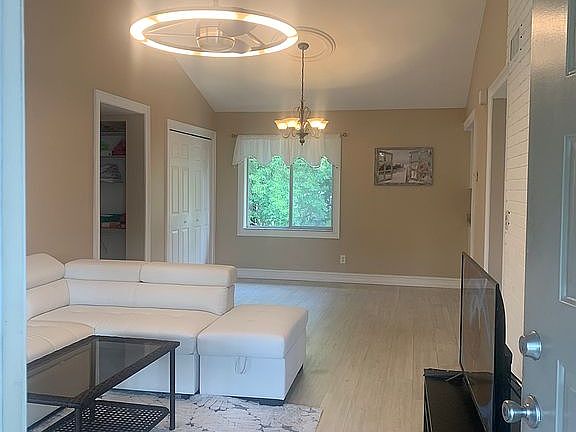 Living/dinning room