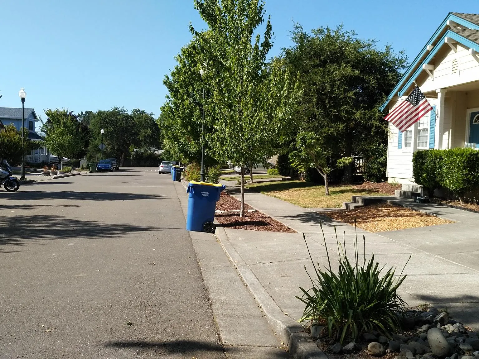 8902 Spencer St — Photo 4