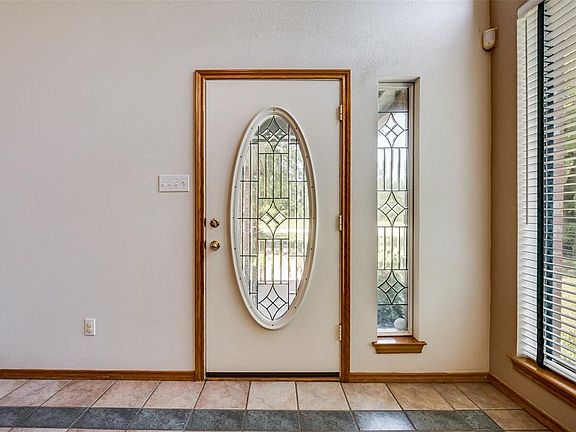 4th image of 1504 Whispering Oaks Ct