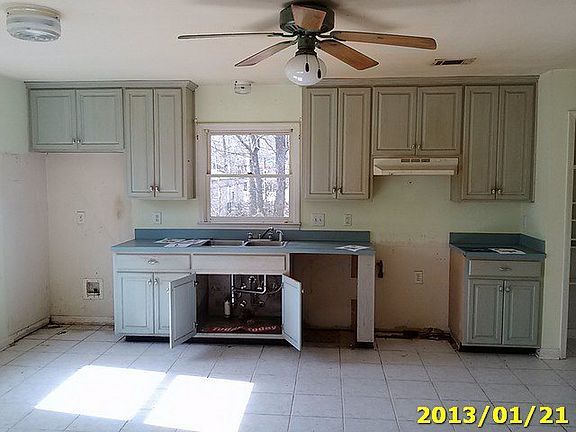 3rd image of 176 Lee Road 621