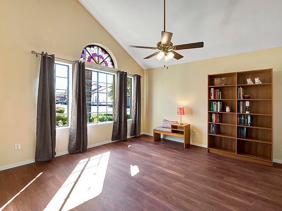 4th image of 3026 W Hayward Ave