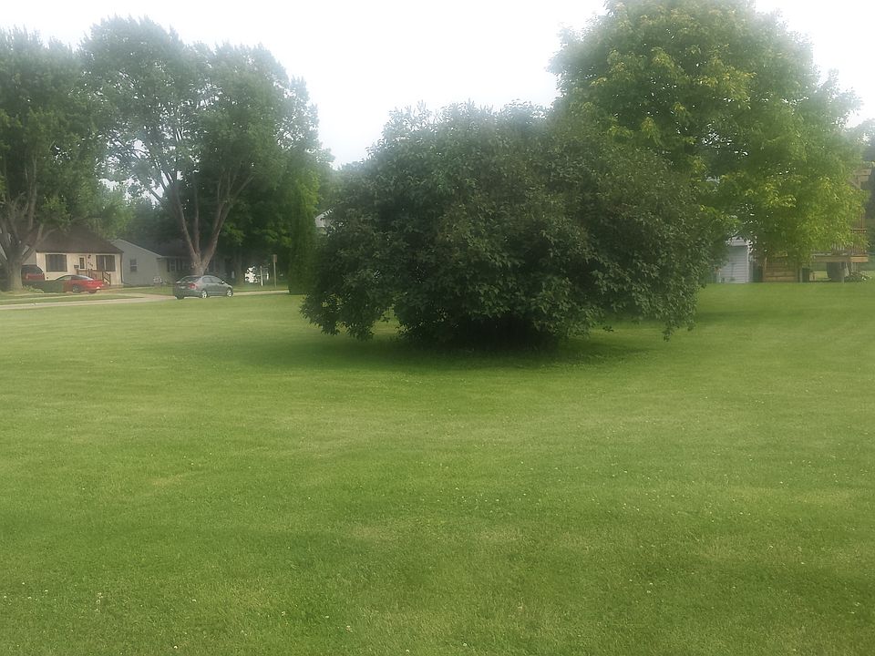 1105 Grant St De Pere WI Zillow