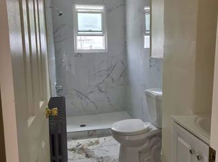 606 Tasker St, Philadelphia, PA 19148