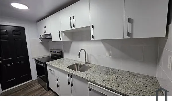 3408 Kenyon Ave — Photo 9