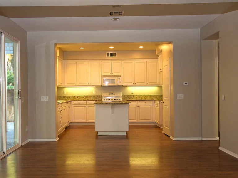 40054 Portsmouth Rd — Photo 4
