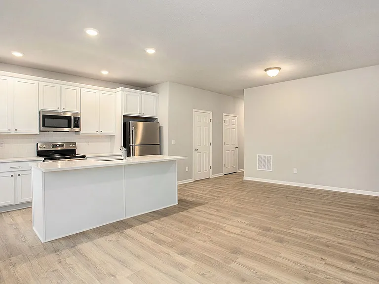 3520 Weldon Dr SW — Photo 5