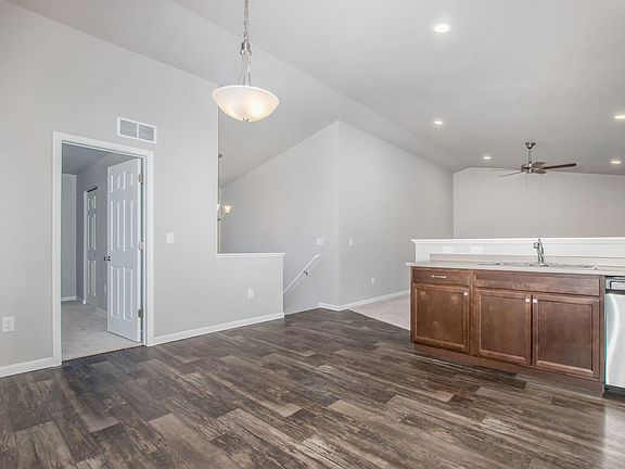 4th image of 16607 Bedington Dr