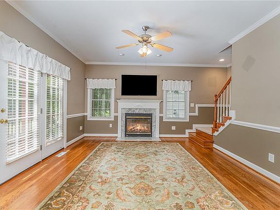 5th image of 700 Brookfield Dr