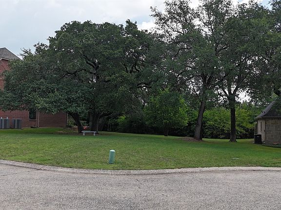 3rd image of 1100 Brae Ct