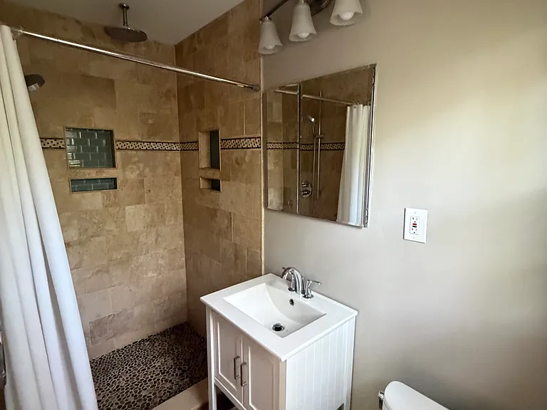 owner en suite bathroom