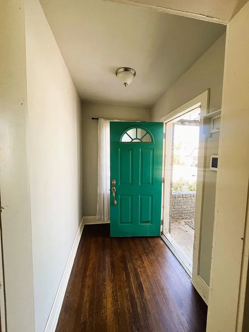 2748 nw 22, 2 bed, 1 bath, 1 car garage — Photo 2