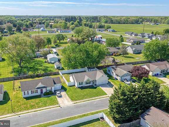 4th image of 85 Honey Brook Ln